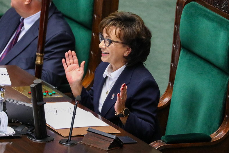 Marszałek Elżbieta Witek na sali obrad Sejmu