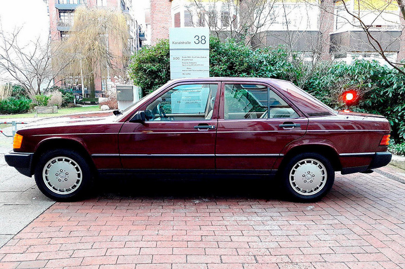 Mercedes 190 E 2.3