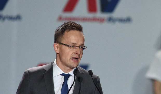 Miting 48_RAS_foto Aleksandar Dimitrijevic Peter Sijarto govor