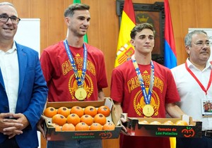 Ruis (llevo) and Gavi sa gajbicom paradajza | Foto: Getty Images