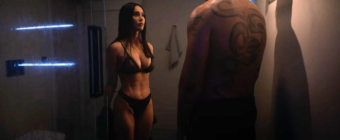 Megan Foks u filmu "Subservience"
