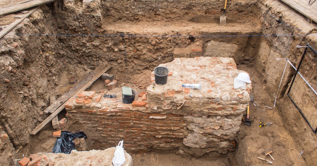 W Jaki Sposób Badania Archeologów Wspomagają Prace Historyków Wikipedia Kolejne odkrycie archeologów w Poznaniu. Natrafiono na szkielet dziecka