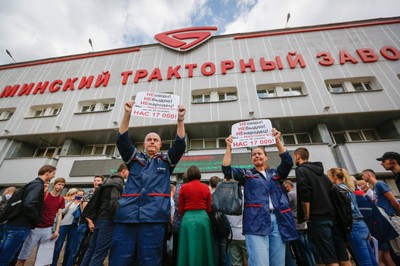 „Uchodi!”, czyli „odejdź!”. Czy protesty zwiastują koniec rządów Łukaszenki? [PODCAST]