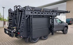 Toyota Hilux 6x6 jak z Mad Maxa. Policja dostała nową terenówkę z Bielska-Białej