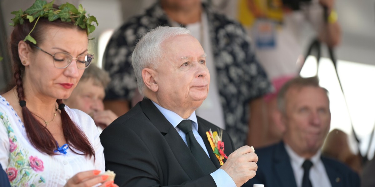 Jarosław Kaczyński podczas wizyty w Paradyżu, gdzie ogłosił wysokość 14. emerytury.