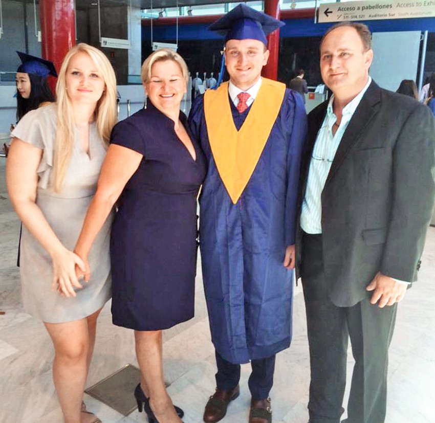 Slavko Todić (prvi s desna)