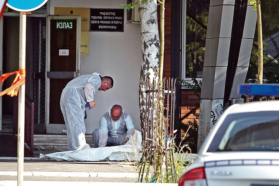 Uviđaj ispred Centra za socijalni rad