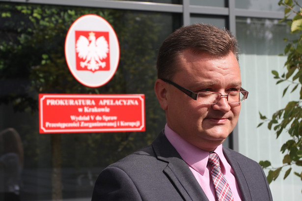 Piotr Kosmaty z krakowskiej Prokuratury Apelacyjnej zapowiadał, że śledczy zrobią wszystko, by zatrzymany adwokat nie został zwolniony