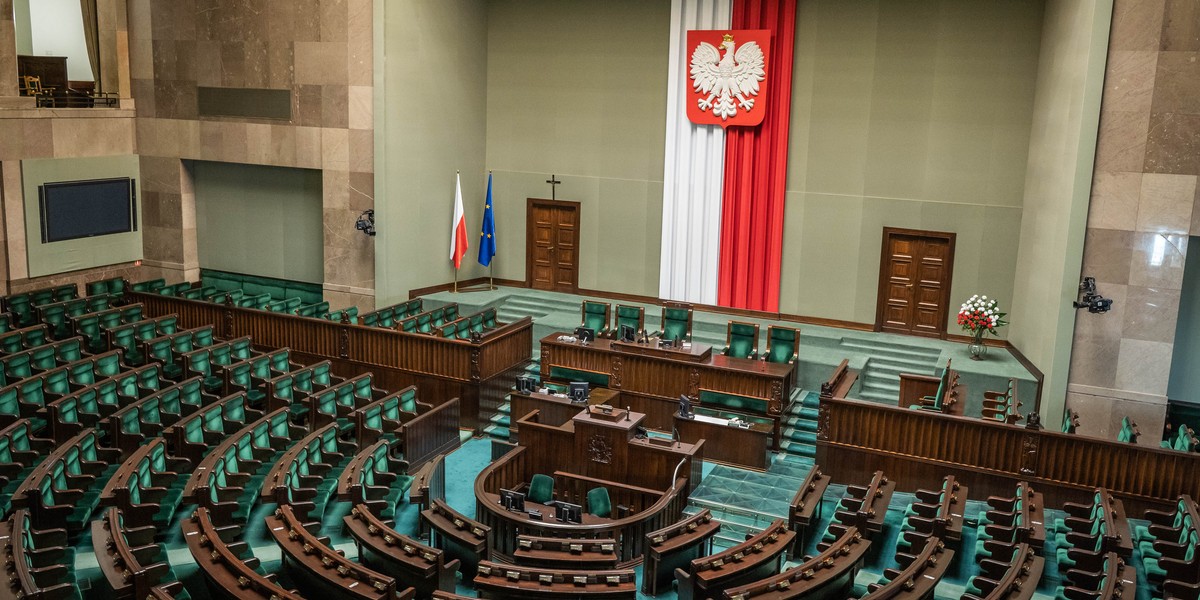 Najemcy mieszkań mogą liczyć na dopłatę do czynszu w wysokości do 1500 zł miesięcznie przez pół roku. Taką pomoc dla osób dotkniętych gospodarczymi skutkami COVID-19 planuje rząd.