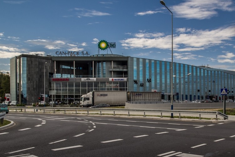 Niedługo później Tawstock Estates sfinalizował sprzedaż Centrum Biurowego  Euromarket w Krakowie. Nabywcą była spółka zarządzana przez Bluehouse Capital. Euromarket, który został oddany do użytku w 2001 r., to pięciokondygnacyjny budynek z ok. 10,6 tys. m kw. powierzchni biurowej oraz ponad 1,6 tys. m kw. handlowej.