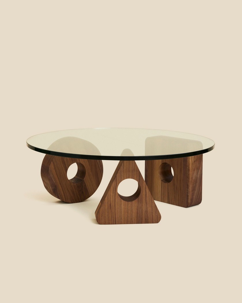 ARJÉ Cosmo Coffee Table aus Walnussholz, Anfertigung auf Bestellung, für rund 3215 Franken.