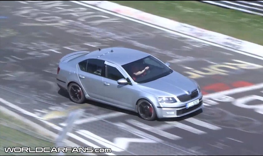 Skoda octavia RS nowej generacji przyłapana na torze Nürburgring