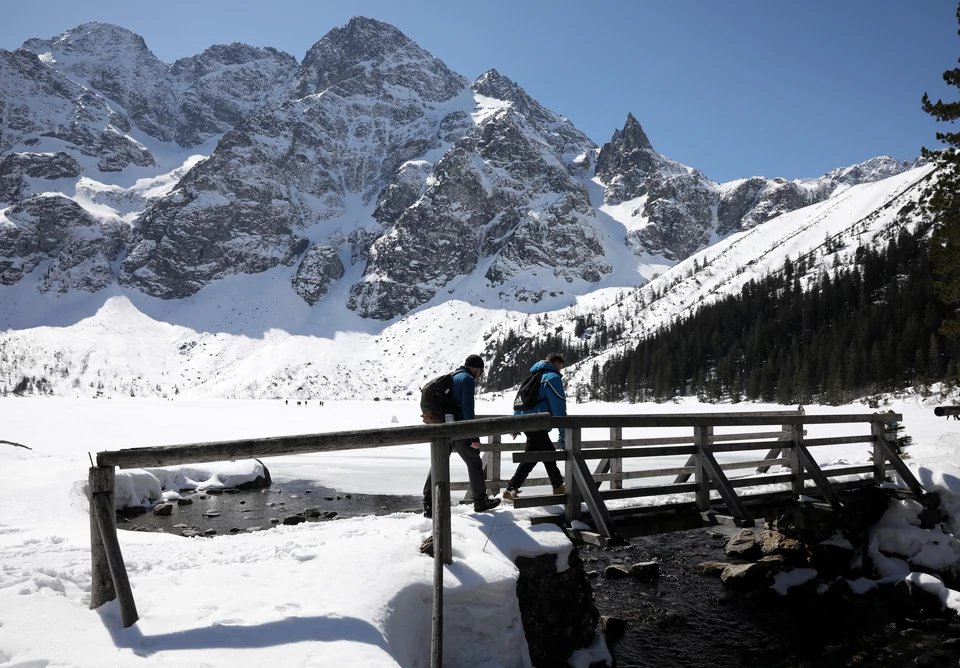 Tatry Sloneczna Pogoda Przyciagnela Turystow Tlumy Nad Morskim Okiem Podroze