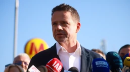 co z wotum zaufania dla trzaskowskiego? cały klub radnych pis przeciw