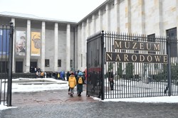 Dawno już tak nie było. Kolejka zwiedzających do Muzeum Narodowego