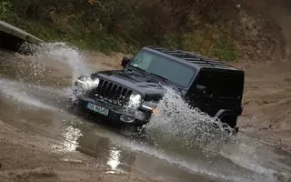 Jeep Wrangler Sahara – nie tylko na pustynię