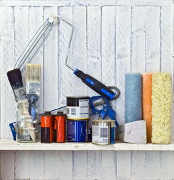 Jakie są ceny materiałów budowlanych? Farby, tapety, okna...