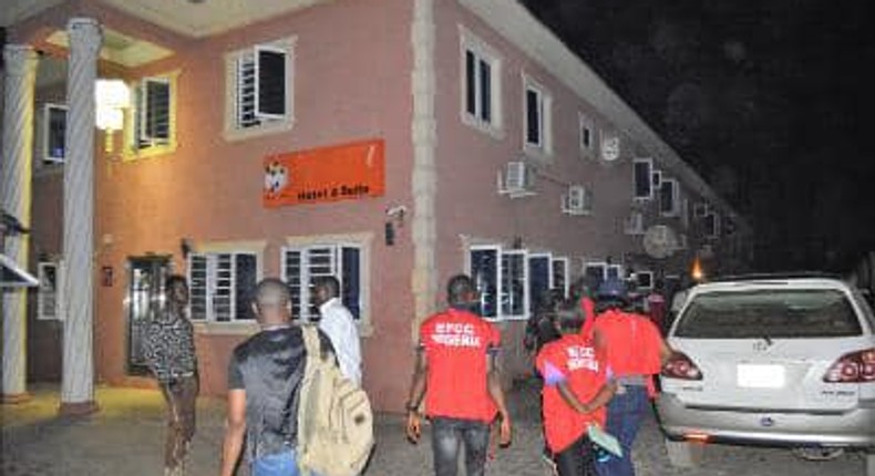 The yahoo boys suspects were arrested in a hotel in Lagos believed to be their hideout. [EFCC/Facebook]