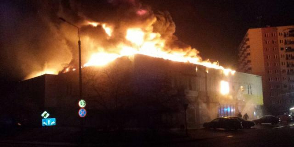 Pożar w Tczewie. Spłonęło centrum handlowe