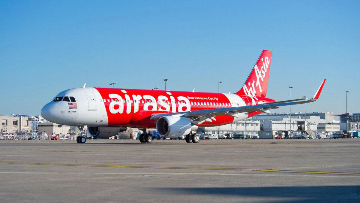 Firma Airbus dostarczyła liniom lotniczym AirAsia pierwszy samolot A320 wyposażony w sharklety, co oznacza, że przewoźnik ten stał się pierwszym użytkownikiem tych nowych, montowanych na końcach skrzydeł urządzeń umożliwiających ograniczenie zużycia paliwa.