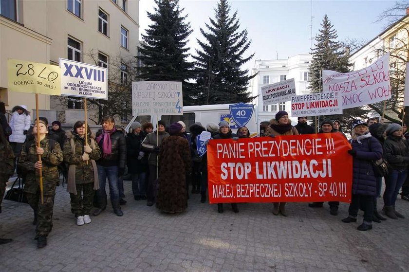 Pani wojewoda może ocalić szkoły