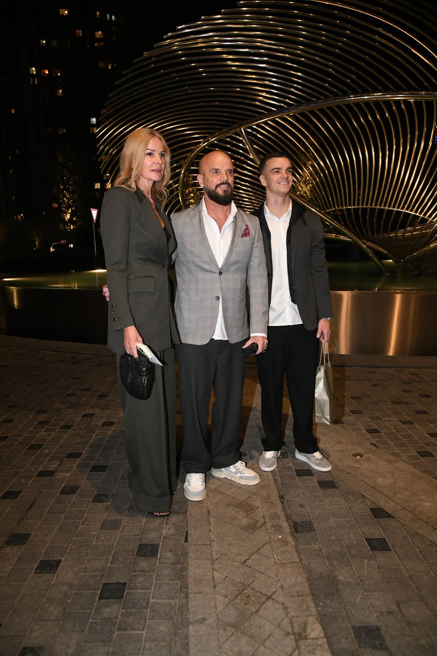 Viki Miljković slavi 18 rođendan sinu