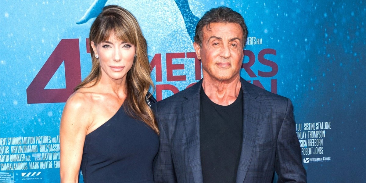 Sylvester Stallone zakrył tatuaż z wizerunkiem żony na ramieniu.