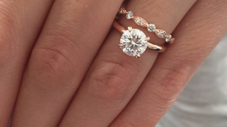 To najpopularniejszy pierścionek zaręczynowy na świecie - Ślub