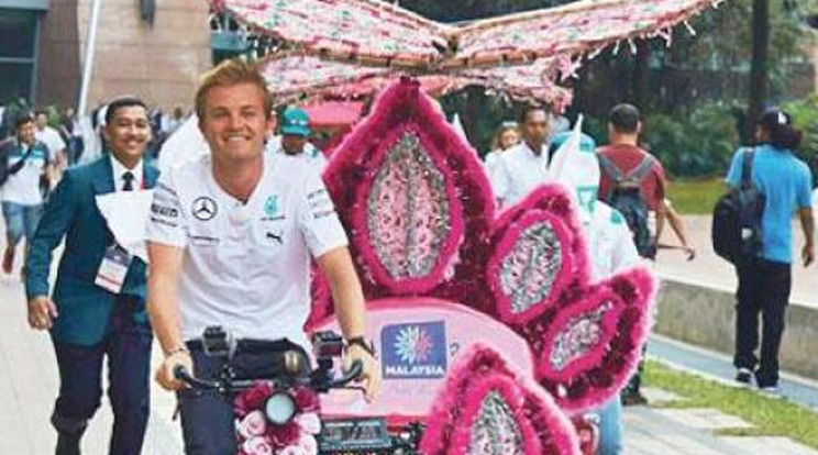 Riksával készül Nico Rosberg 