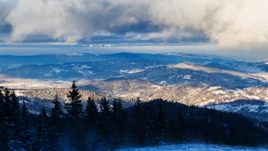 Trudne warunki na beskidzkich szlakach. GOPR ostrzega turystów