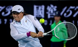 Iga Świątek przegrała z Simoną Halep i odpadła z Australian Open