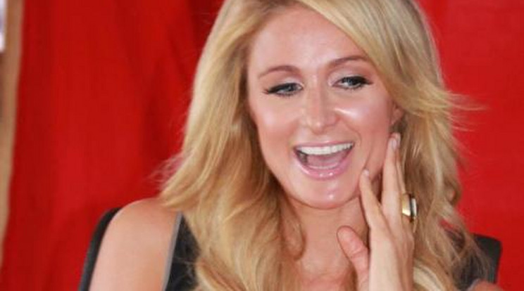 Tűzoltó juttatta vissza Paris Hilton gyémántgyűrűjét
