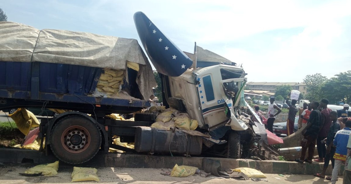 40-feet trailer with faulty brake kills female pedestrian in Onitsha - Vimarsana News