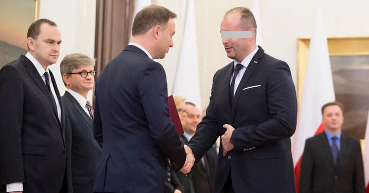 Były wiceminister finansów z zarzutami o przyjmowanie łapówek "w zamian za pośrednictwo w załatwieniu spraw różnym przedsiębiorcom"