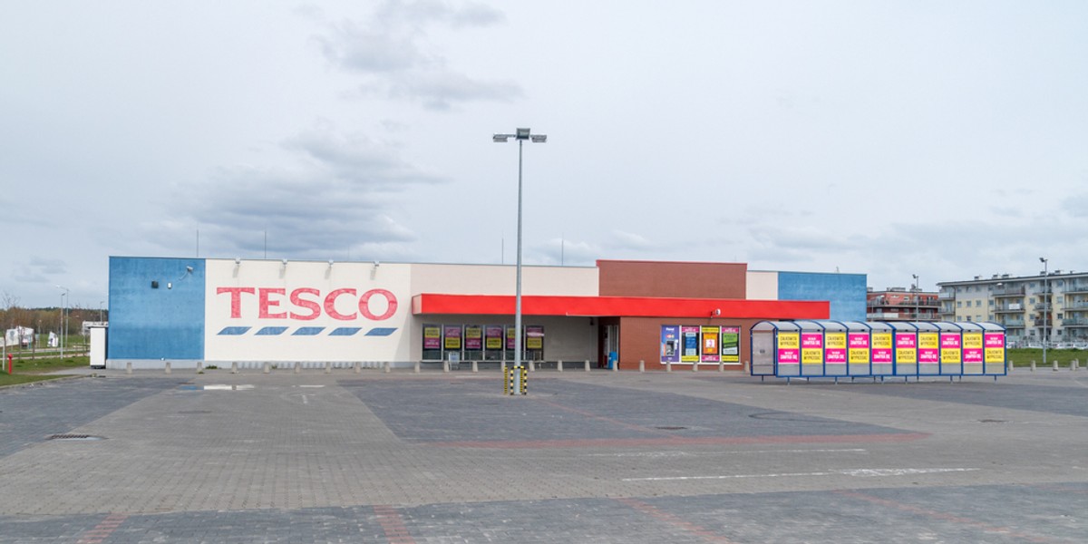 Salling Group, właściciel Netto, w marcu 2020 r. sfinalizował przejęcie 301 sklepów Tesco i dwa centra dystrybucyjne. 