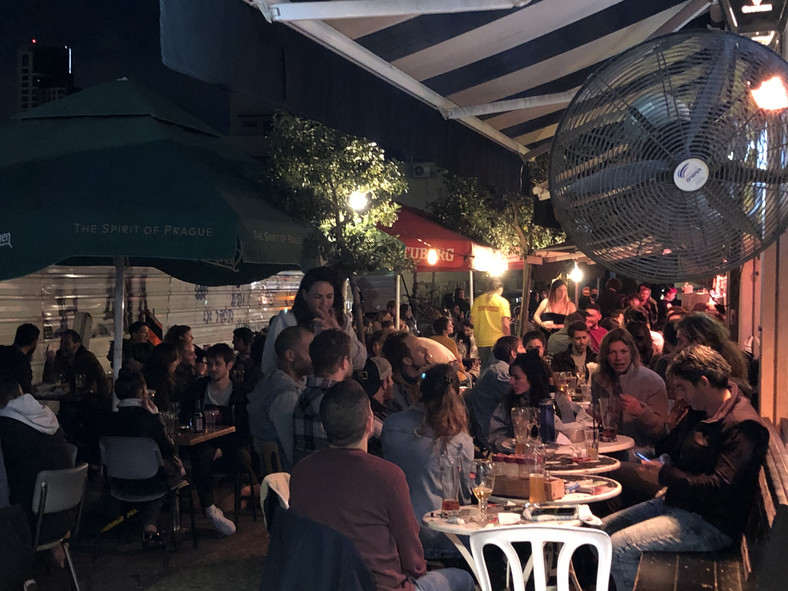 Tel Aviv, otwarte bary i restauracje