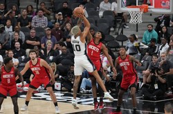 Rusza nowy sezon ligi NBA. Jeremy Sochan liczą na postęp Spurs, a Nuggets na drugi tytuł