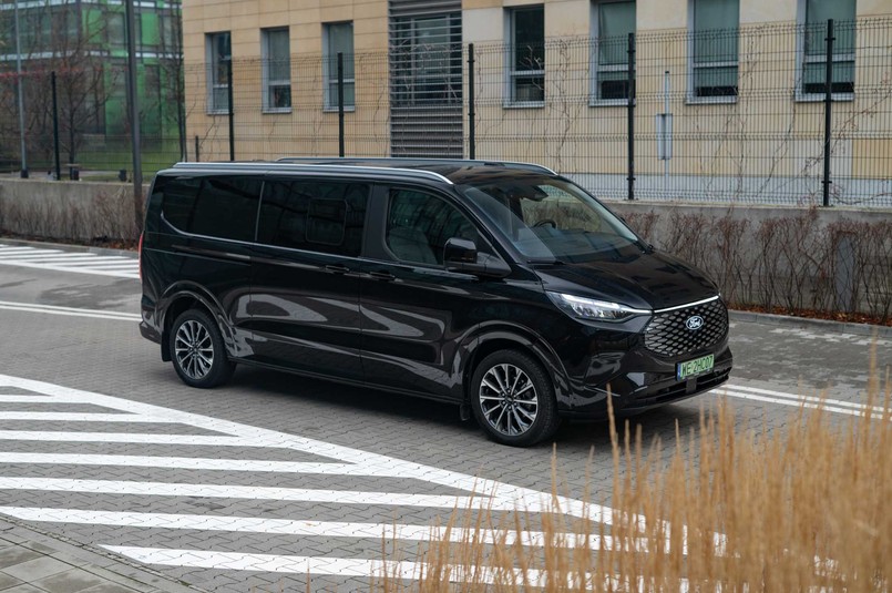 Ford E-Tourneo Custom