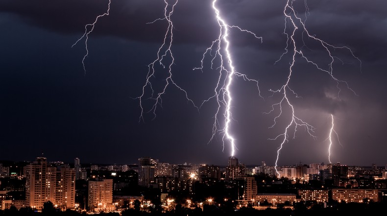 Według naukowców, lockdown doprowadził do mniejszej liczby wyładowań atmosferycznych na Ziemi