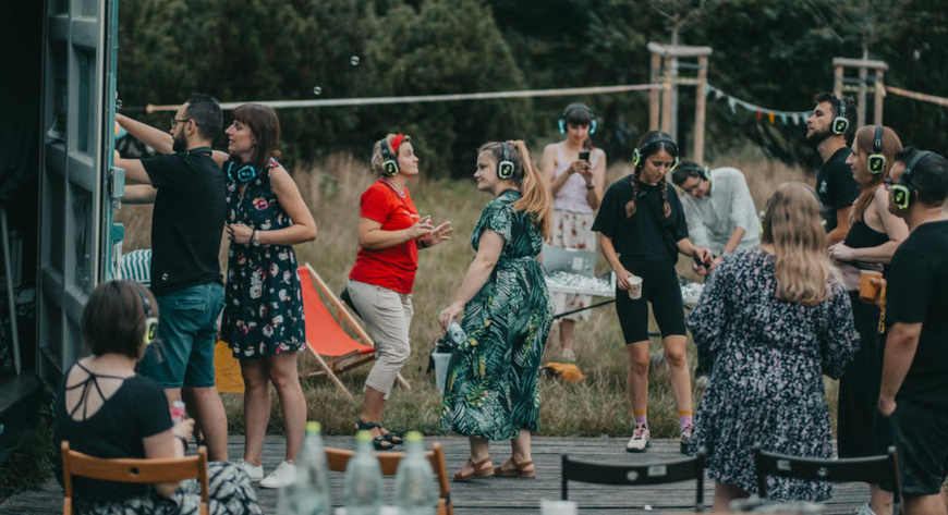 W ramach jednego z mikrograntów zorganizowano silent disco.  