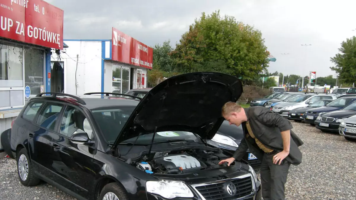 Poradnik kupującego: Kupujesz auto używane? Bądź sprytniejszy od oszusta!