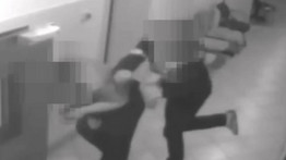 Ezt a balfácánt: már majdnem elengedték, erre nekiment a rendőrnek egy budapesti fogvatartott – videó