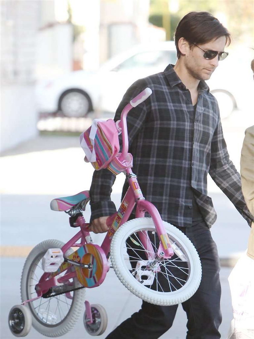Maguire kupił córce rower