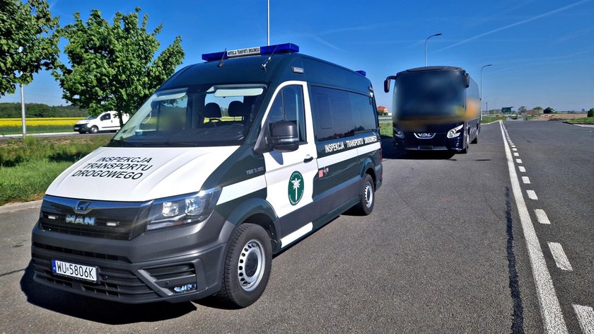 A bus full of children, a driver under the influence of alcohol
