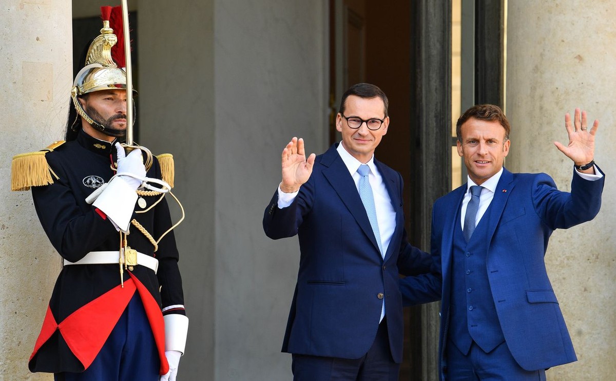 Mateusz Morawiecki i Emmanuel Macron