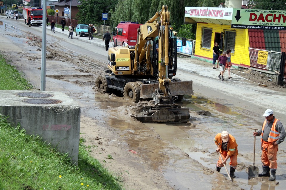 Woda znów nie oszczędziła Sandomierza, fot. PAP/Piotr Polak