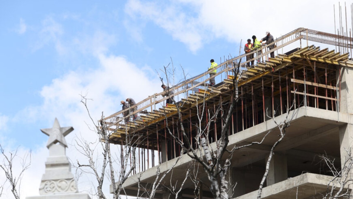 Građevina prednjači: Srbija i ovog leta "uvozi" radnike iz Azije, evo gde ih najviše radi
