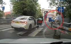 Kierowca BMW pobił pieszego, który przechodził po pasach. Szokujące wideo