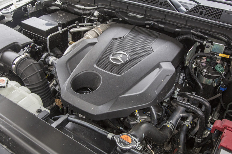 Mercedes X 250 d 4Matic - Nissan posmarowany Mercedesem