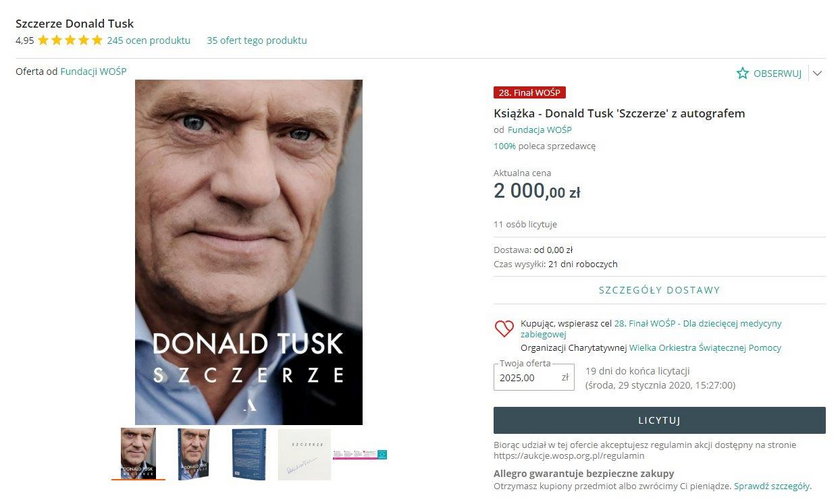 Z kolei Donald Tusk oferuje swoją książkę z autografem